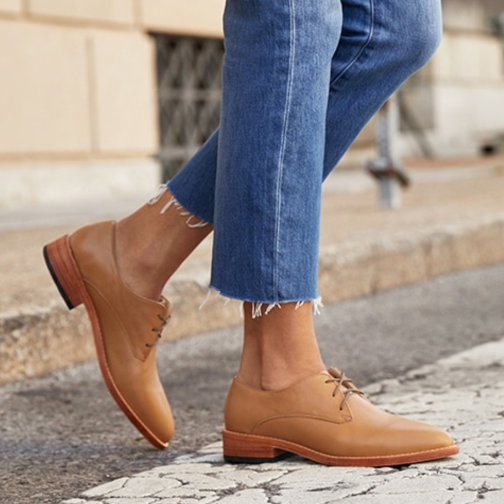 Nisolo Women's James Oxfords, Tan Leather